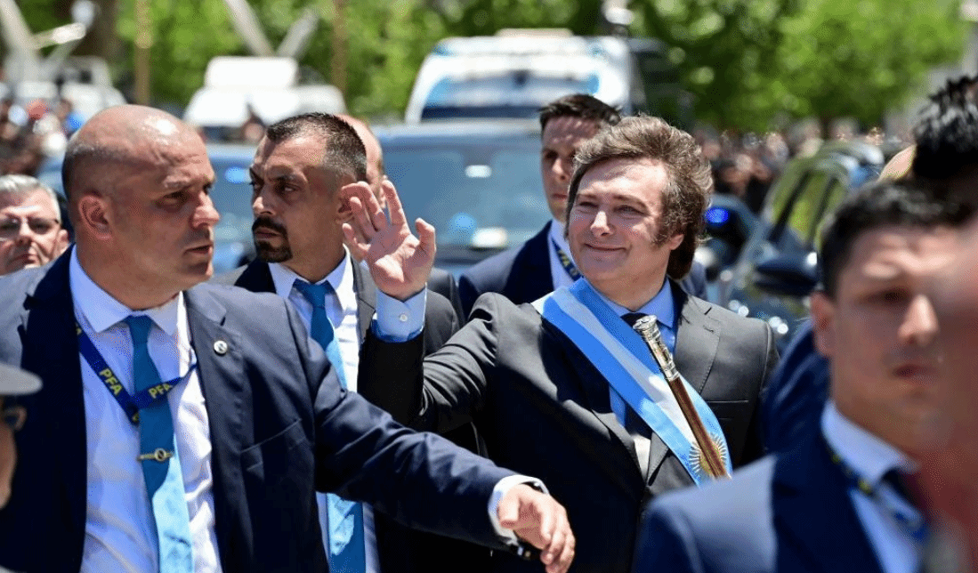 阿根廷新总统米莱宣誓就职
