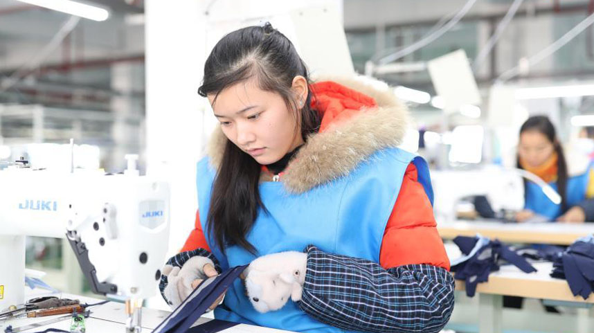贵州玉屏：服装加工助力就业增收