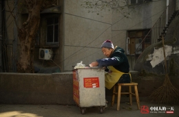 中国人的一天：老太卖馄饨1元10个十多年没涨价