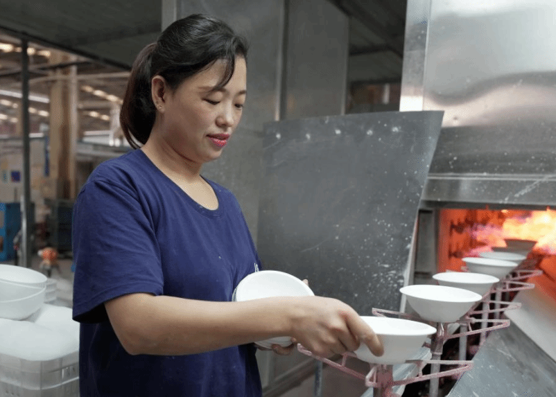河北开平：陶瓷产业技改创新 强区域经济“筋骨”