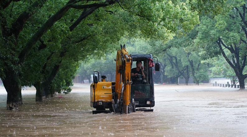 江西南昌遭遇强降雨