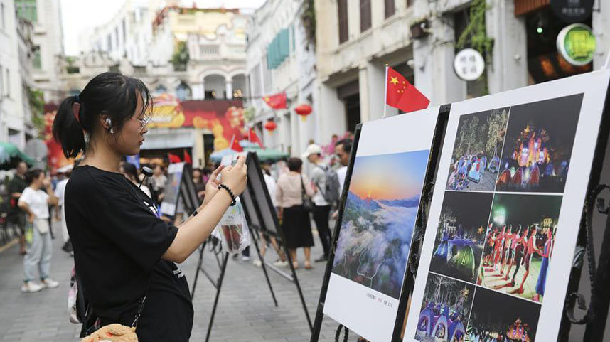 海口：古老骑楼 欢度国庆