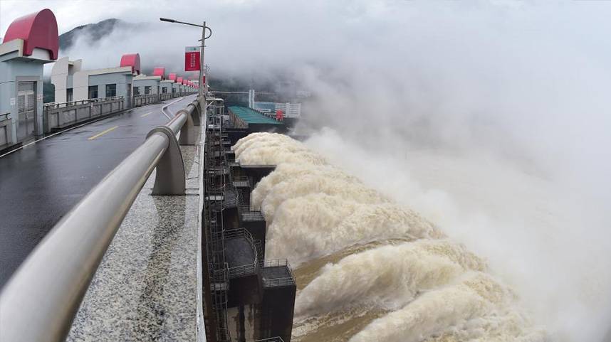 福建水口水电站持续多日开闸泄洪