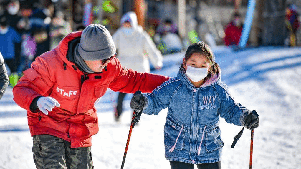 元旦假期冰雪热