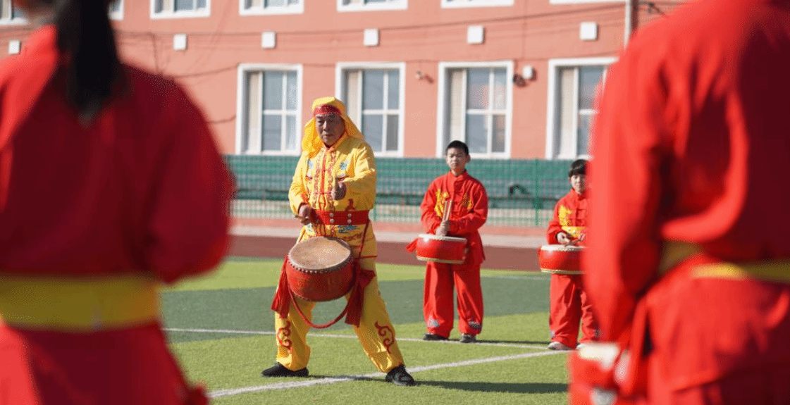 河北内丘：学排鼓 度寒假