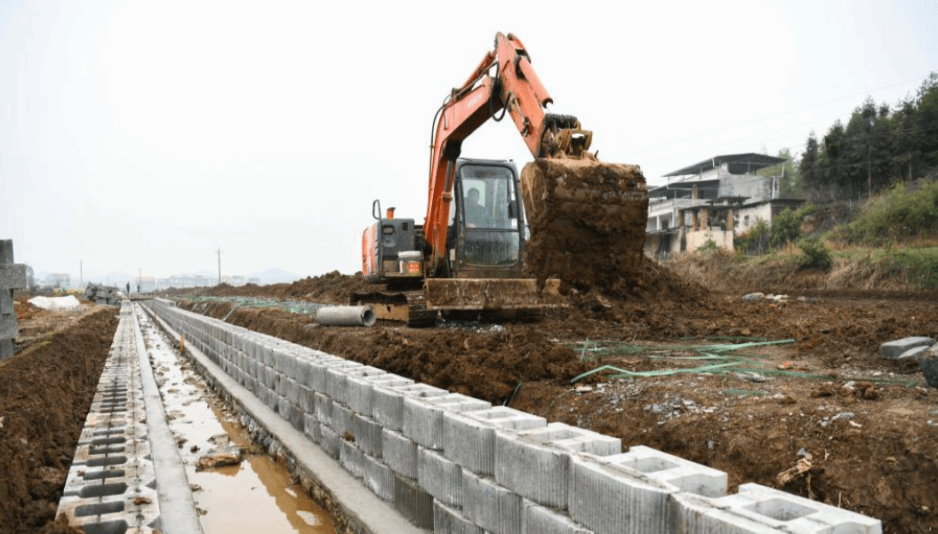 湖南常宁：高标准农田建设备春耕