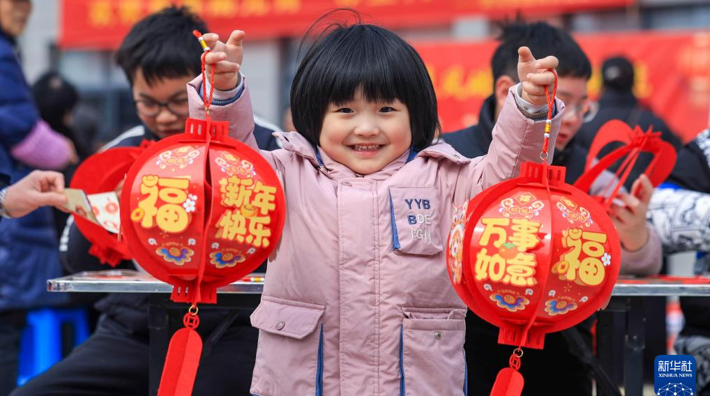 多彩活动迎接元宵节