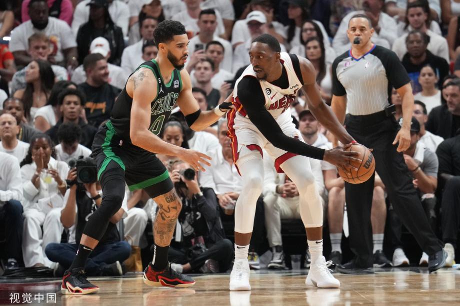 [图]NBA-热火128-102凯尔特人 大比分3-0迎赛点