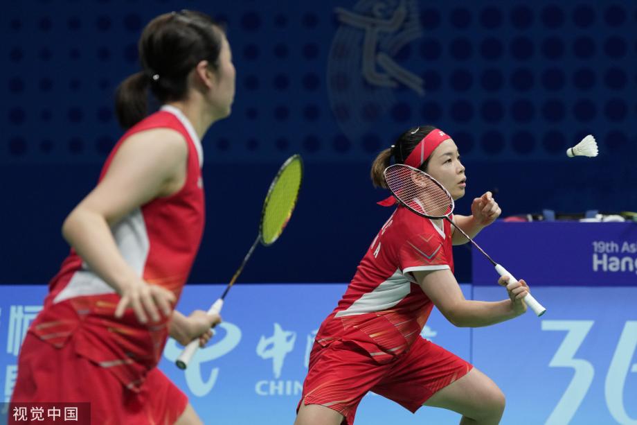 [图]陈清晨/贾一凡夺得杭州亚运会羽毛球女双金牌