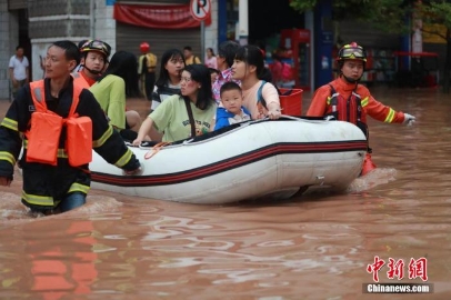 民政部：努力帮扶受灾群众 及时发放救助金
