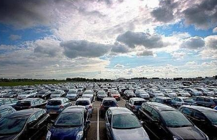 连续仨月销量同比两位数增长 汽车市场迎复苏