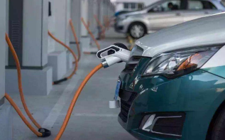 多部门政策加力 推进新能源汽车产业爬坡过坎