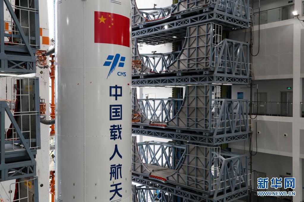 中国空间站天和核心舱器箭组合体抵发射区