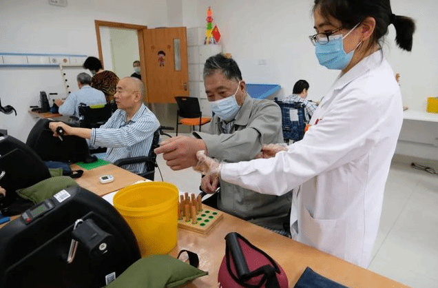 上海多措并举探索营造医疗机构“老年友善”环境