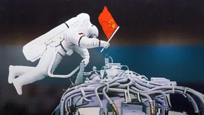 神舟十二号乘组两名航天员已成功出舱