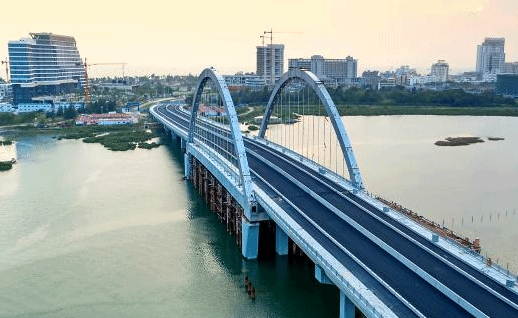 “一带一路”重点建设项目北海冯家江大桥主体完工
