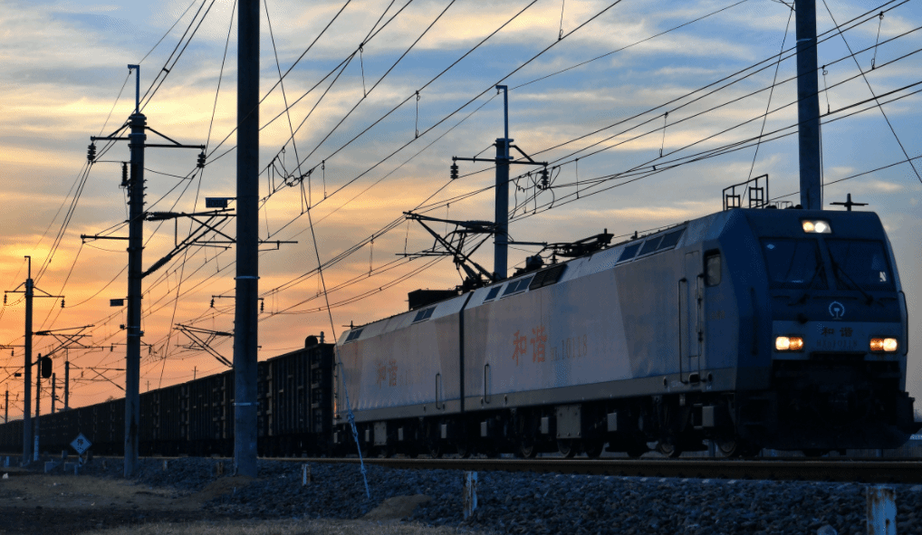 大秦铁路运量高位运行 港口存煤持续回升