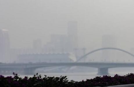 豫鄂湘赣等地有大雾 青藏高原东南部有强降雪过程