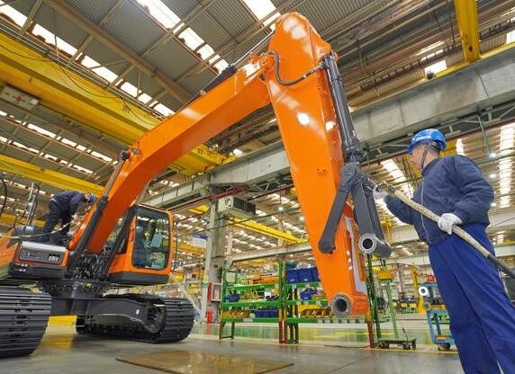 2022年机械工业有望平稳向好 营收预增5.5%左右