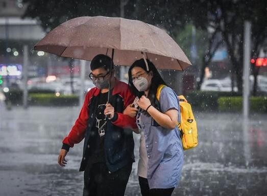 南方阴雨频繁将持续至清明前 降温如“换季”
