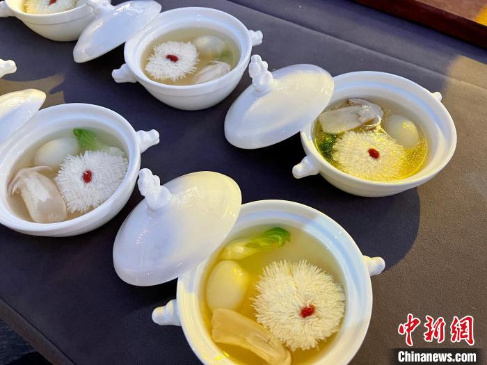 现场展示的运河沿线美食。 徐珊珊 摄 现场展示的运河沿线美食。 徐珊珊 摄