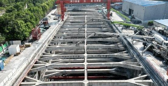 广州首条环线地铁11号线建设新突破 一重要站点实现封底