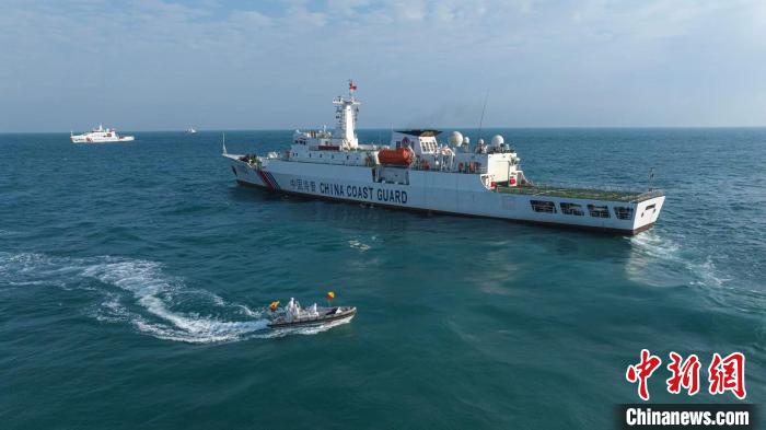 中越海警开展2022年第二次北部湾海域联合巡航。中国海警局供图 骆天元 摄 中越海警开展2022年第二次北部湾海域联合巡航。中国海警局供图 骆天元 摄