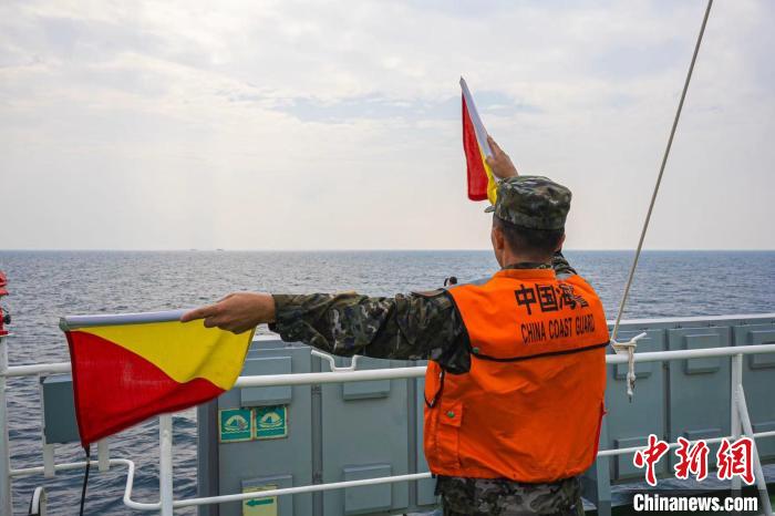 中越海警开展2022年第二次北部湾海域联合巡航。中国海警局供图 骆天元 摄 中越海警开展2022年第二次北部湾海域联合巡航。中国海警局供图 骆天元 摄