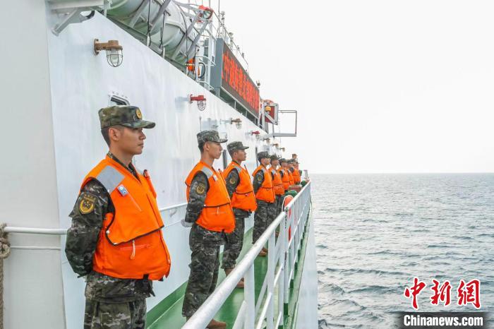 中越海警开展2022年第二次北部湾海域联合巡航。中国海警局供图 骆天元 摄 中越海警开展2022年第二次北部湾海域联合巡航。中国海警局供图 骆天元 摄