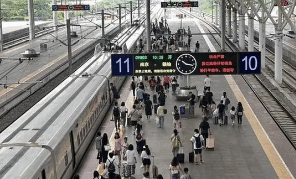 铁路端午小长假运输发送旅客7037.9万人次