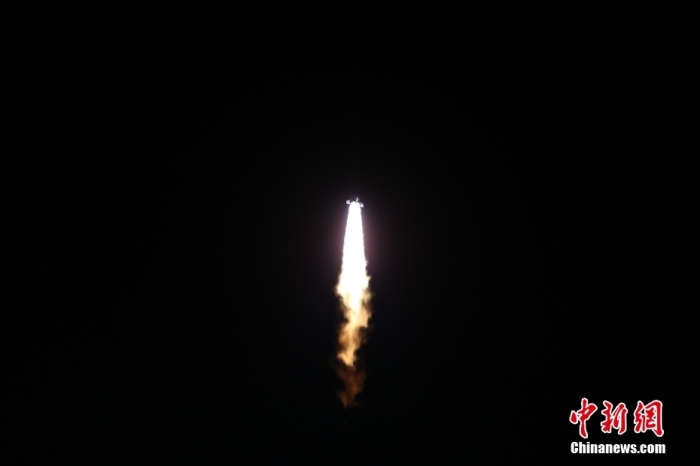 北京时间2023年7月27日4时02分,中国在西昌卫星发射中心使用长征二号丁运载火箭,采取一箭三星方式,成功将遥感三十六号卫星发射升空,卫星顺利进入预定轨道,发射任务获得圆满成功。张英健 摄 北京时间2023年7月27日4时02分,中国在西昌卫星发射中心使用长征二号丁运载火箭,采取一箭三星方式,成功将遥感三十六号卫星发射升空,卫星顺利进入预定轨道,发射任务获得圆满成功。张英健 摄