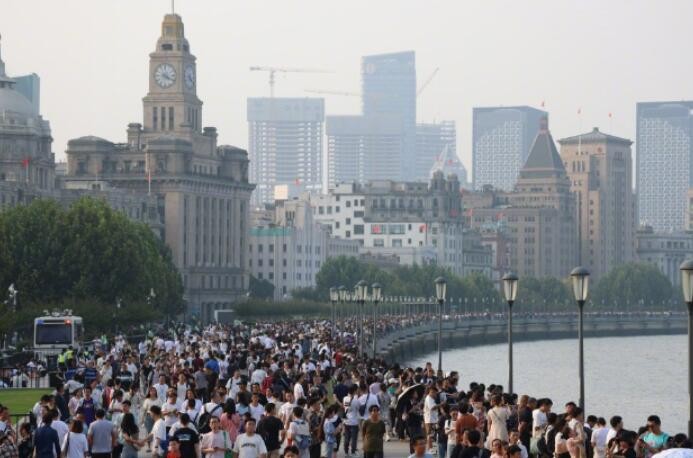 2023年中秋国庆假期全国跨区域人员流动量累计22.04亿人次