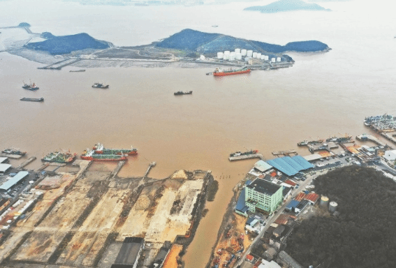 国内首个陆缆穿海工程在浙江舟山成功敷设
