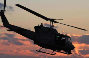 美军用直升机训练时遭枪击 一名机组人员受伤