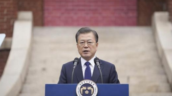 韩国总统说为半岛无核化与持久和平不懈努力