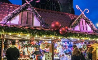 匈牙利一糖果店推戴口罩圣诞老人巧克力 爆卖