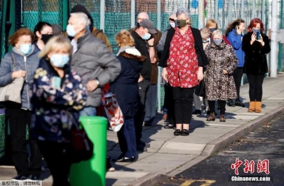 检测系统出错误 英国逾千人被告知感染新冠