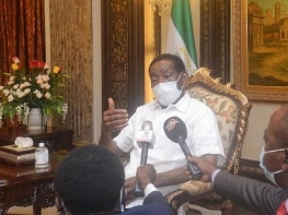 赤道几内亚总统奥比昂15日接种中国新冠疫苗
