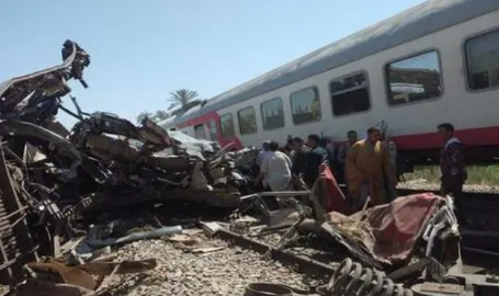 人为疏忽是埃及索哈杰省火车相撞的主要原因