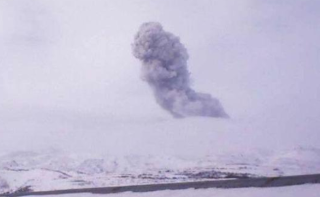 俄罗斯千岛群岛埃别科火山喷发 灰柱达3000米