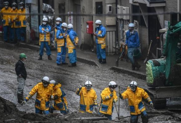 日本静冈县泥石流已致3人死亡 将再迎暴雨天气