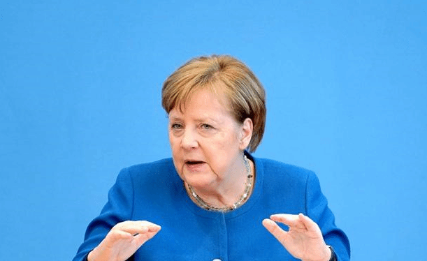 德国总理告别访问时被波兰总统“放鸽子”