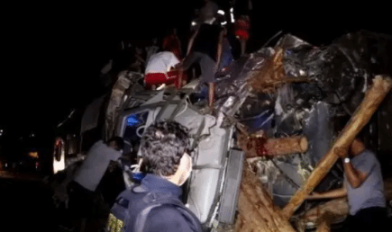 巴西东部发生重大交通事故 致12死22伤