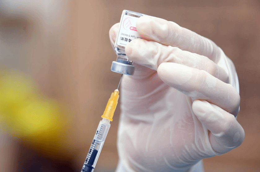 欧洲药管局：成年人可接种新冠疫苗加强针