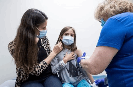 美疾控中心建议5岁至11岁儿童接种辉瑞新冠疫苗