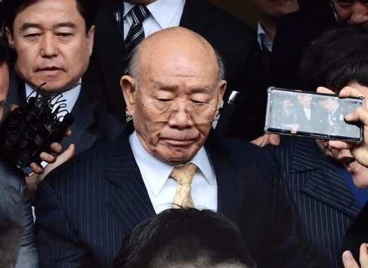 韩国政府决定不为前总统全斗焕举行国葬