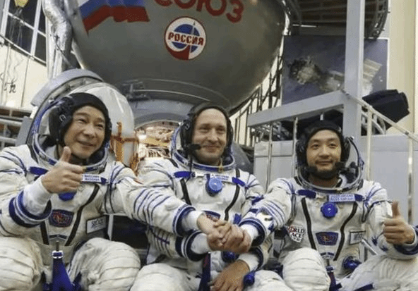 日本太空游客乘俄飞船抵达国际空间站
