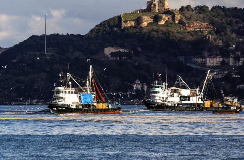 因油轮发生故障 土耳其博斯普鲁斯海峡航运暂停
