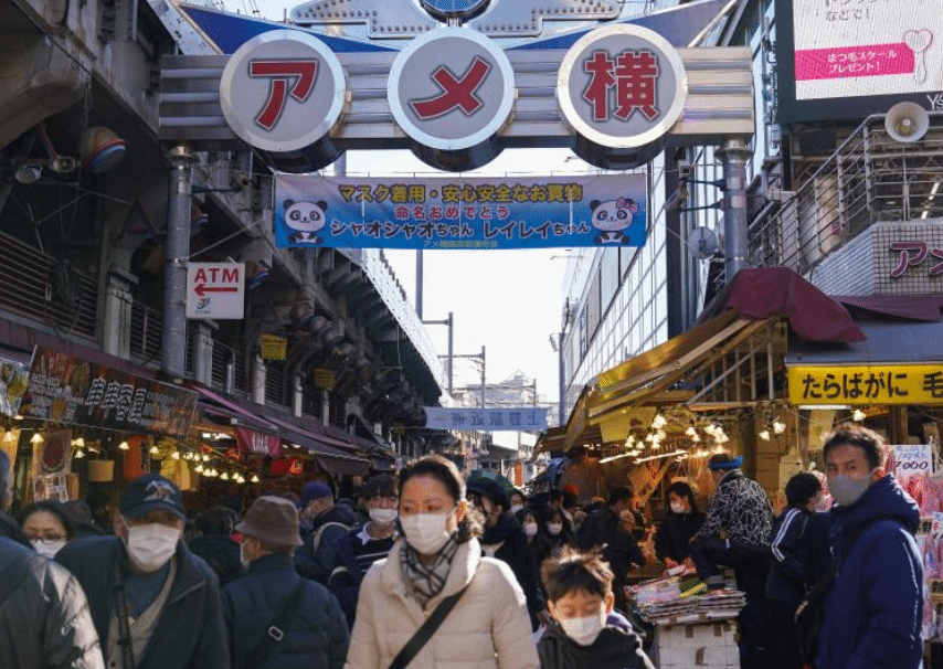 军营疫情实在按不住了 驻日美军终于恢复新冠检测