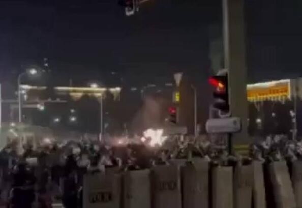 哈萨克斯坦爆发抗议活动 总统宣布两地区紧急状态